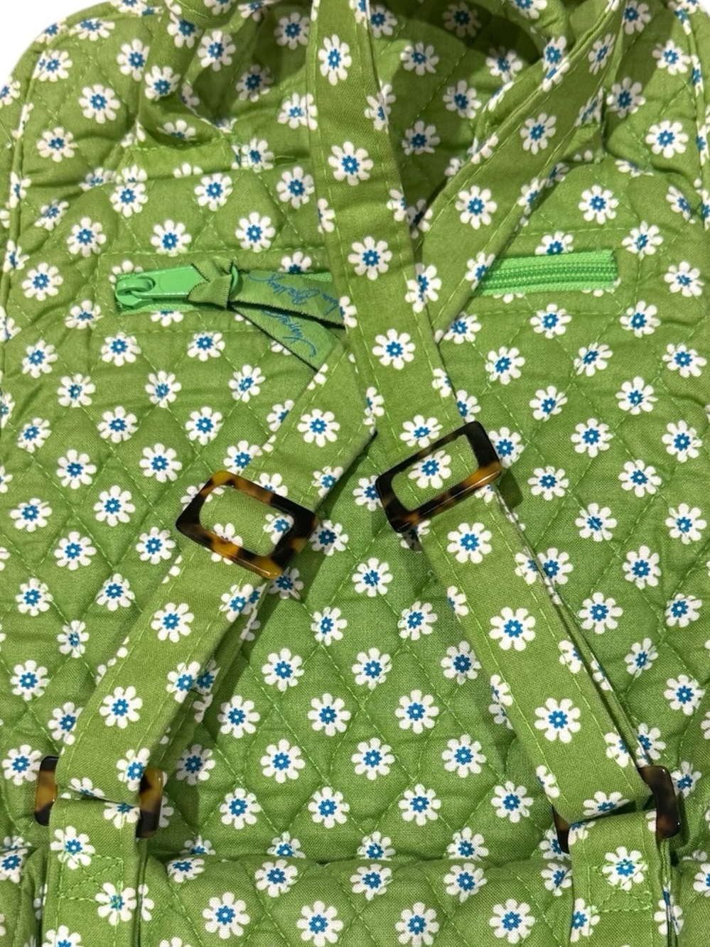 Vintage Vera Bradley “Green Apple Daisy”Retired Pattern Small Backpack Style Bag - Picture 9 of 9